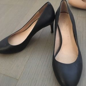 Black Banana Republic Heel